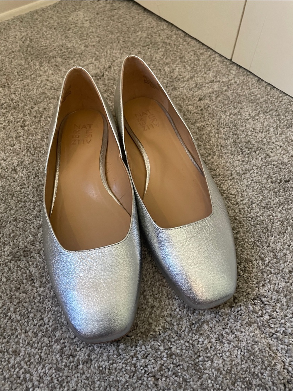 NWOT Naturalizer Cody Metallic Silver leather Square-Toe Flats Sz 9.5